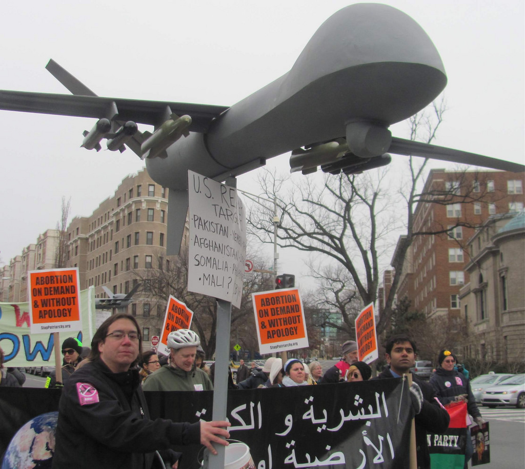 تظاهرات-ضد-أوباما-طائرات-دون-طيار
