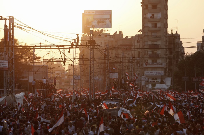 مظاهرة أمام قصر الاتحادية ضد الرئيس محمد مرسي عام 2013